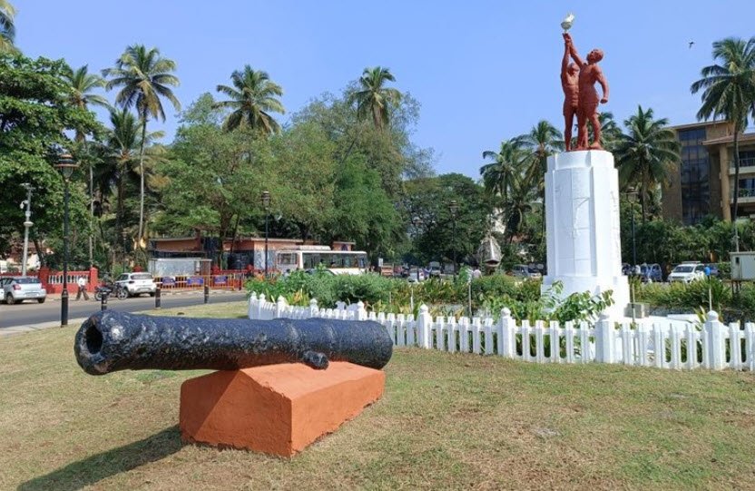 Gaspar Dias Fort Cannon, Panaji, Goa, India